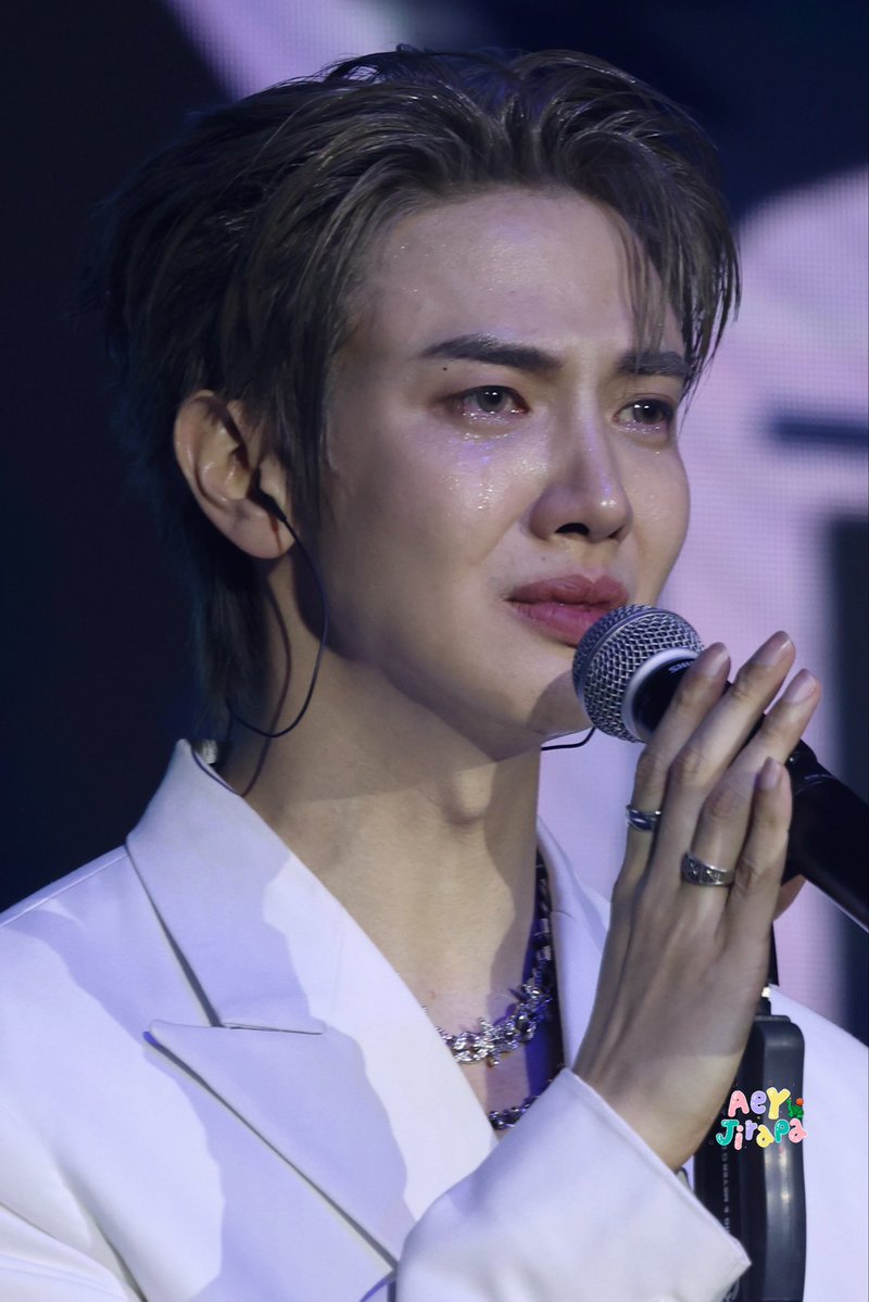 SelfieAey's tweet image. แม็กกี้รัก #6CODE มากแค่ไหน 
#6CODE ก็รักแม็กกี้มากเหมือนกัน
ให้น้ำตาวันนี้เป็นน้ำตาของความสุขนะ

@maxky_rp 

MAXKYBAS OUR HOME

#MaxkyBas1stFM