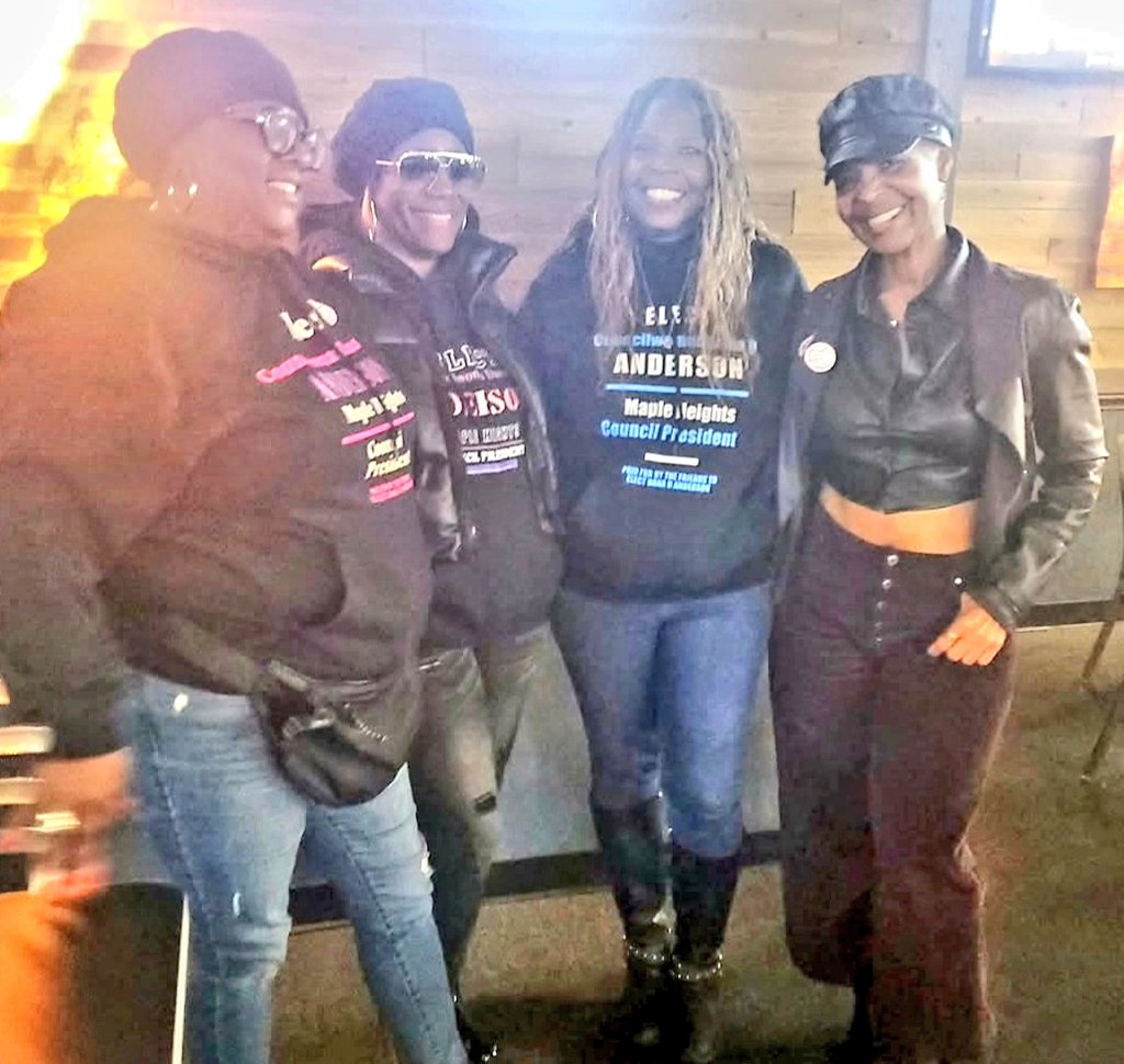 halfnakedconver's tweet image. 🎉👏 Congratulations 
#DanaDAnderson ❤️on your historic win (again)! You are the first African American woman to hold the position of Council President for the City of #MapleHeights 🏆
We are beyond proud of you — now go “Give it to ’em”! 💪 #PowerToThePeople👊 #Changeagent 🌻