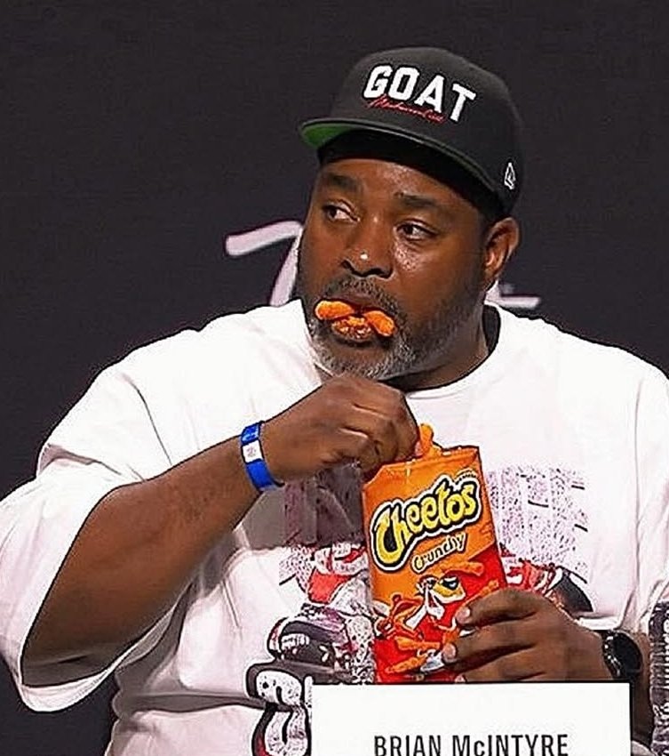 BoxingTalk_UK's tweet image. Always enjoy explaining to people who don&apos;t watch much boxing that this is one of the best trainers in the sport #EubankBenn2