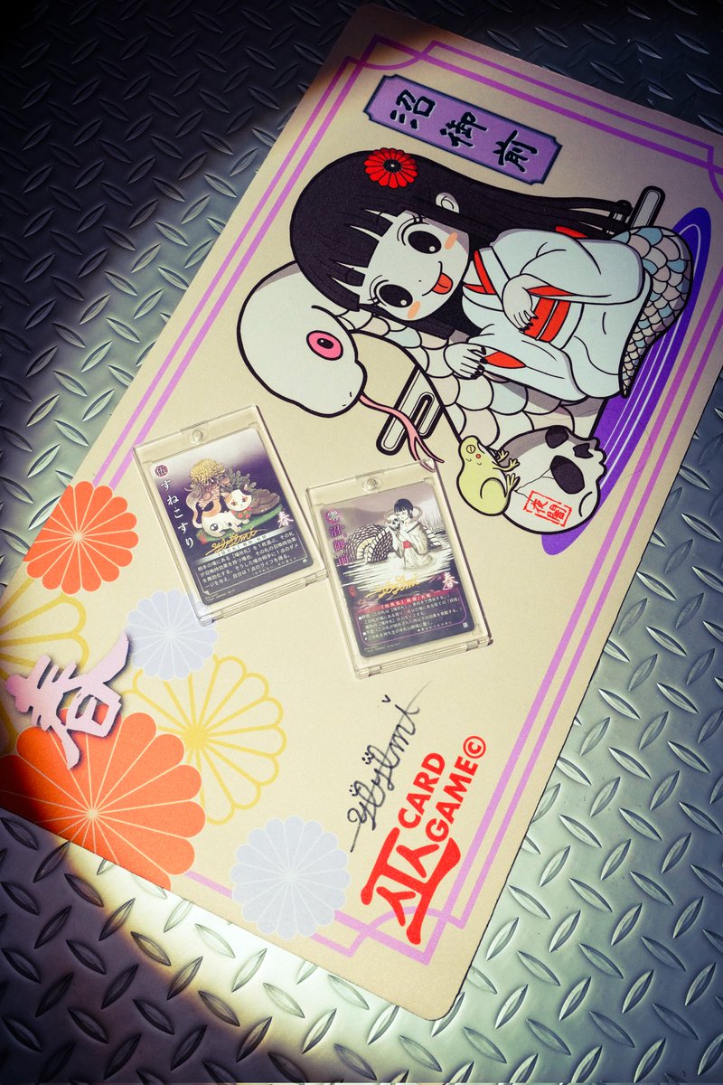 333theme's tweet image. ややみさん（@yayami_enbri）に直接販売してもらって、ご厚意でサインまでいただけて感無量🤗
ありがとうございました❗