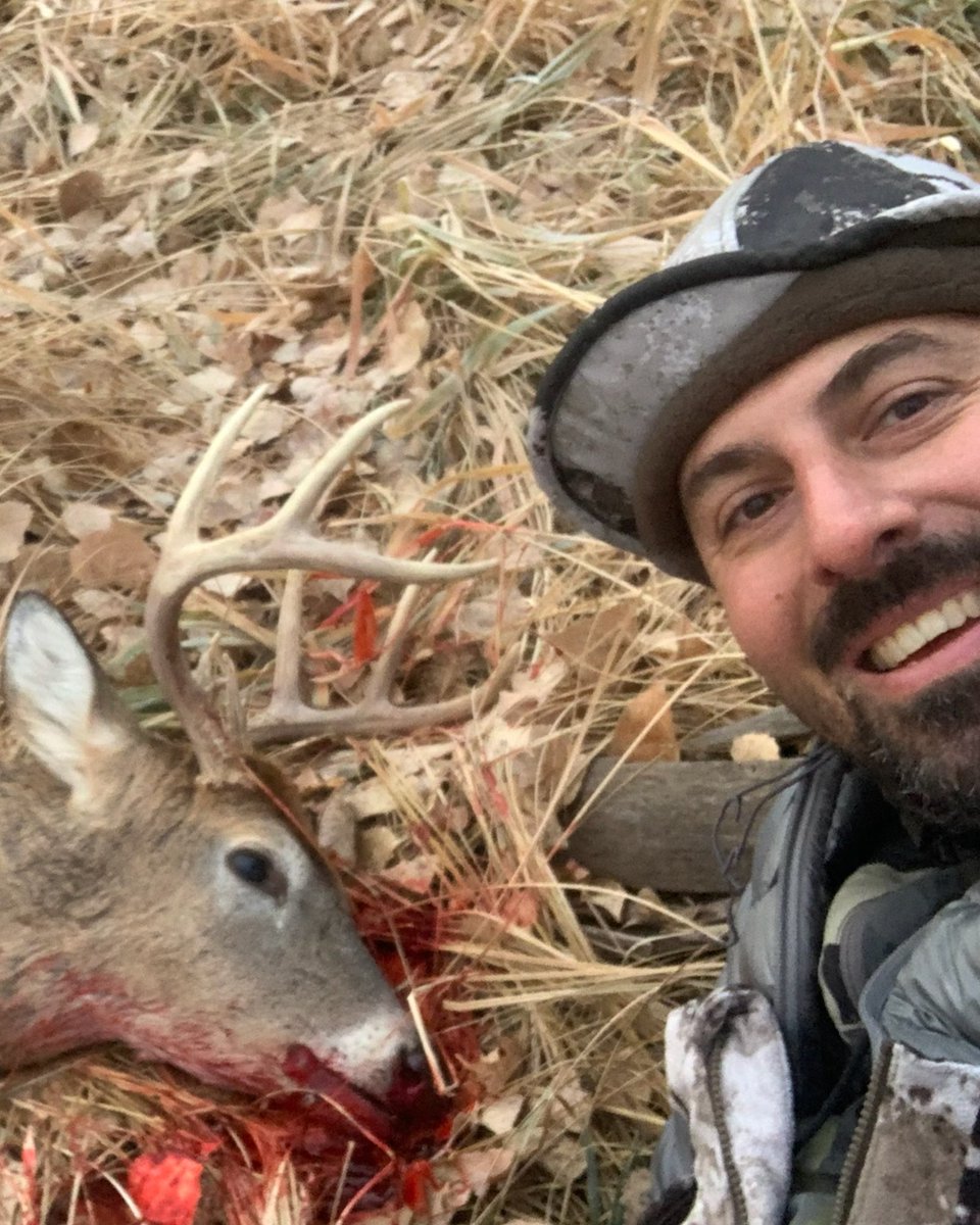 huntography tweet media