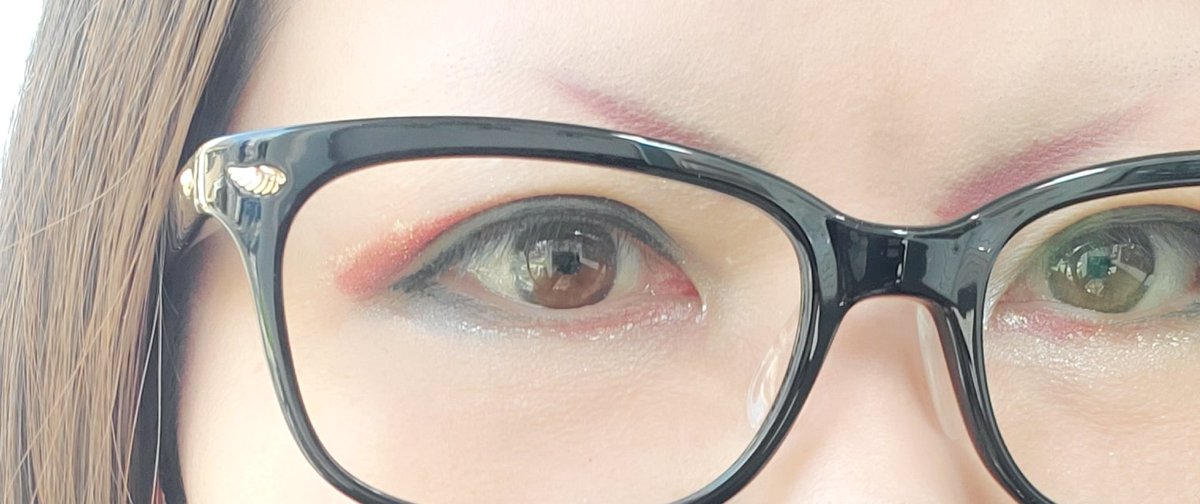 見るからにバンギャっぽくして行きたいなーと思って気合い入れて眉毛にサヨナラ(全剃り)
そもそも普段から化粧自体してないから久し振り過ぎて何だかギコチナイ(化粧品は何年物なのか…)

今日はSWEETHEARTでSWEETRANCEな感じでしたね！
酒２本じゃ全然足りなかったw

#CRFest
#CRF持ち込み飯