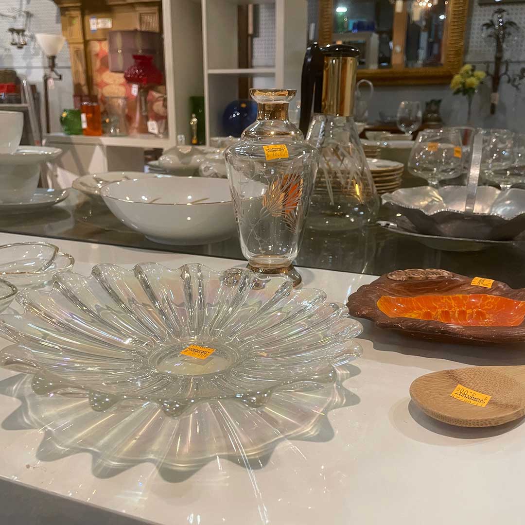 LET’S DISH: you can save 25% on #art and housewares at Community Forklift thru tomorrow, November 16! Save money, conserve resources, and support your community by shopping #secondhand. Visit our website for more info: communityforklift.org/discounts