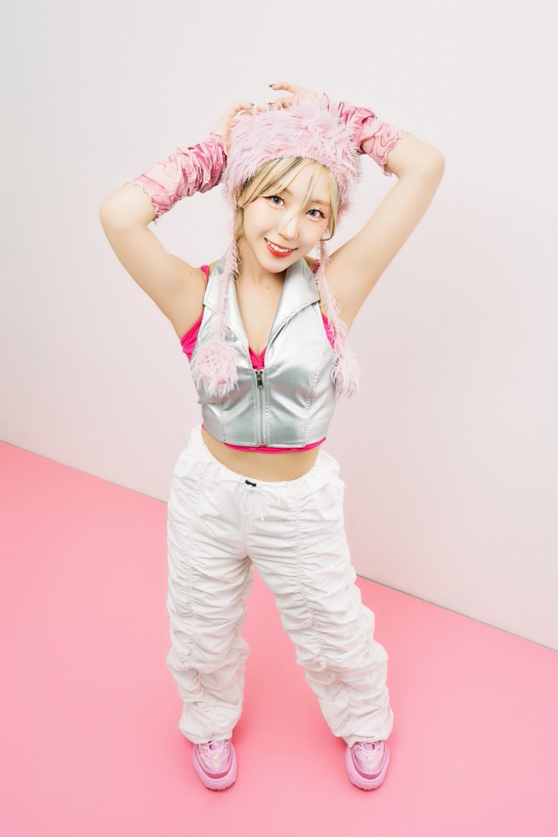 ambitious_twt's tweet photo. なんと…沢山のリツイートありがとうございます‼️‼️😭💖💖

最後に！！
DJ MOMO
🍑@momo_ambitious 
唯一無二！日本一かわいい現役高校生DJ！
彼女が生み出す音に乗り遅れないように🤣
ハマったらこの沼から抜け出せませんよ⚠️🍑

REMIKA
🍓@remikaambitious 
ambitiousの歌姫！
聞く人を魅了するその声はみんなで守っていきたい❤️‍🩹
そんな歌声とは裏腹にとっても笑顔がキュート☺️🩷🩷🩷

LISA
🫧@lisa__ambitious 
なんでもこなしてしまう天才肌。一度目が合えば虜になること間違いなし🫠💜
ダンス一筋、みんなが振りを真似してくれたらとても嬉しいという噂が…💭

沢山のRTありがとうございました🥰🥰
最後に……
50RT達成で…！！！！！！！
メンバー集合のもう1パターンも載せちゃいます❤️‍🔥❤️‍🔥❤️‍🔥
最後です‼️是非みなさん拡散お願いいたします😍😍