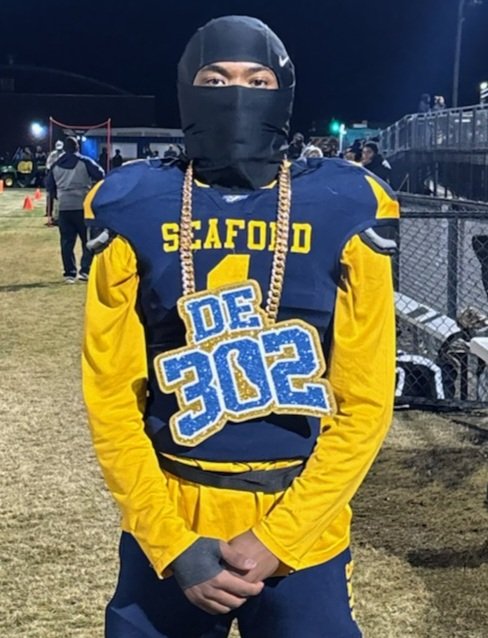 Our DE302 Co-Player of the Game Vince Evans. 10 carries for 171 yards and 2 TD's.
Seaford 35 - Glasgow 0
#delhs <a href="/302sports/">302 Sports LLC</a>