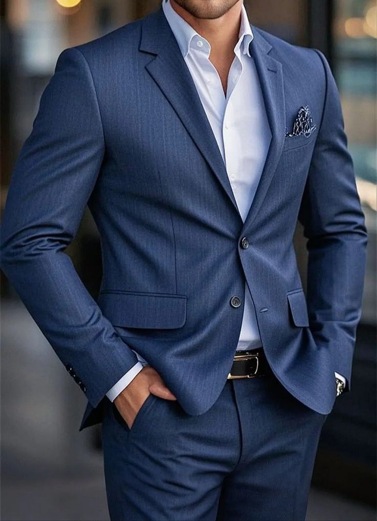 alquilerdeterno's tweet image. ¿Por qué solo debes abotonar un botón del saco?
Porque la elegancia está en los detalles: uno estiliza, marca mejor tu figura y mantiene la caída perfecta del traje.
Tu estilo, tu presencia… y @ternos2000 cuidando el resto.
#TipDeModa #Elegancia #Ternos #EstiloMasculino