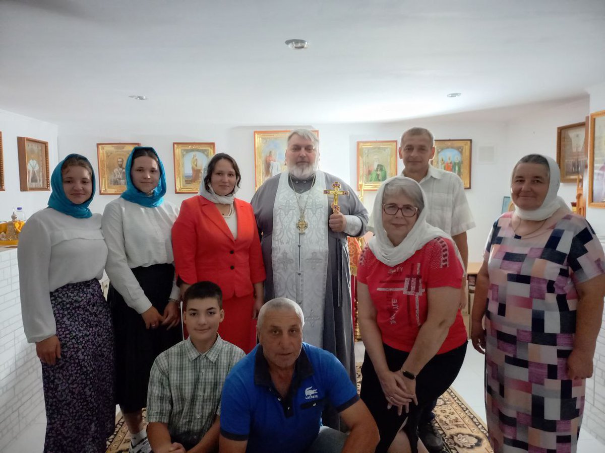 ⚡️🙏Царствие небесное!Помолимся о упокоении невинноубиенных новопреставленных протоиерея Владимира и Светланы, Александра,Татианы,отроковицы Галины,Светланы и Людмилы.

7 человек убили украинские  нацисты в Александро-Калиново близ Константиновки при попытке сбежать от войны!