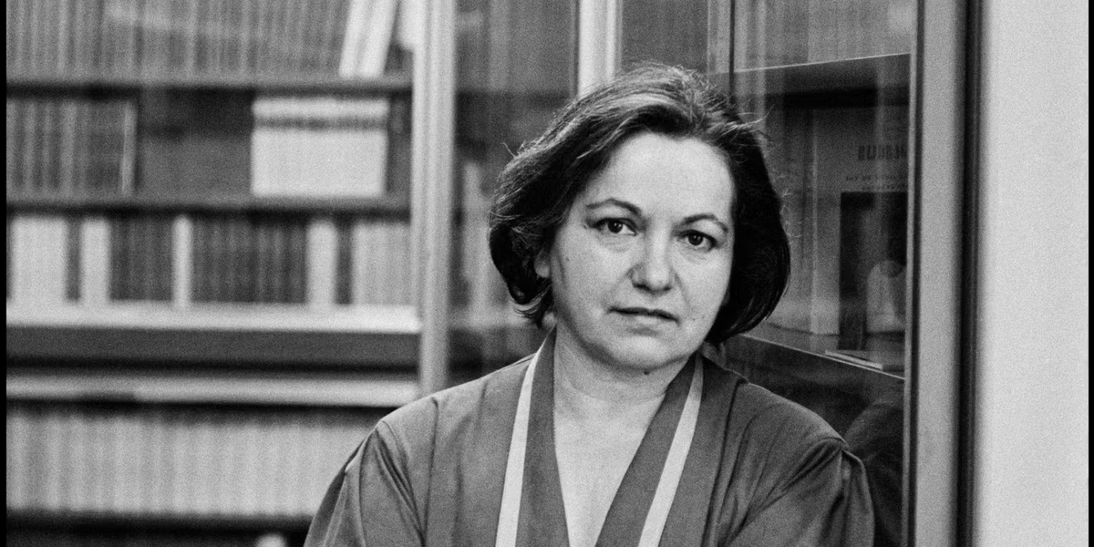 🧵1/ Avui, 15 de novembre, recordem el naixement i la mort de Françoise Héritier (1933–2017), una de les antropòlogues més influents del segle XX i peça clau per entendre l’arrel cultural de la dominació masculina. #EfemerideFemininista