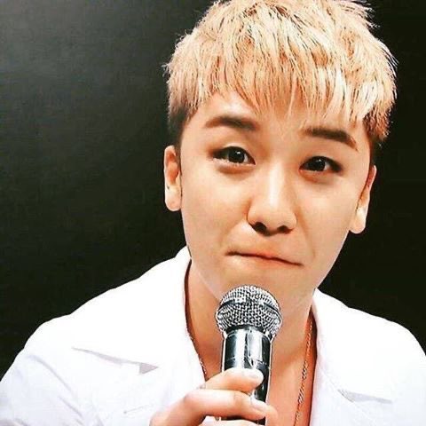 Ayk_vi's tweet image. ニョントリって猫だったんだ…