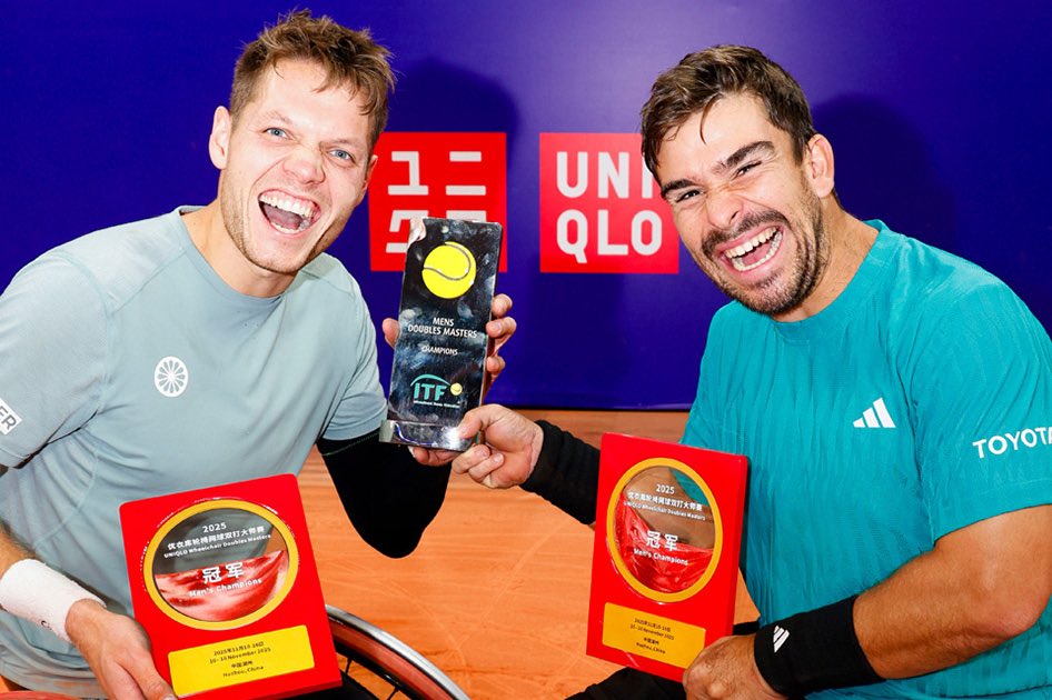 Martín de la Puente conquista su tercer Masters de Dobles y repite como semifinalista individual 💫

🇪🇸 El vigués ha revalidado su victoria en la ciudad china de Huzhou junto al neerlandés Ruben Spaargaren 👇

📲 rfet.es/es/noticia/mar…

📸 #ITF