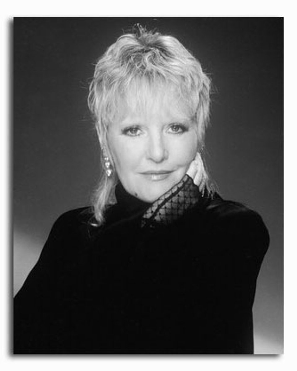 TalkingPicsTV's tweet image. Happy birthday today to the legendary #PetulaClark CBE. Many happy returns to this international star performer who has been entertaining us for more than 8 decades in song, films, theatre, cabaret, radio and is still performing - great news for us all! @PetulaClarkHQ