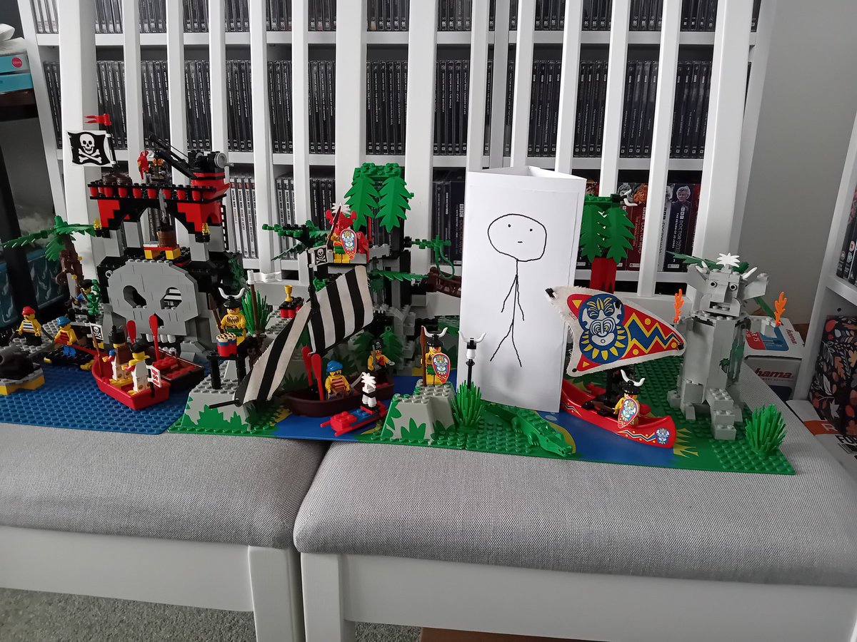 WritingStickMan's tweet image. Collecting vintage pirate lego. For when you need a new expensive hobby to break your bank balance.