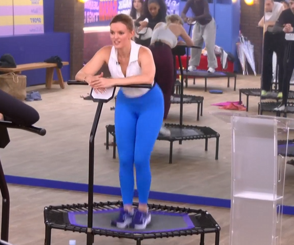 StarAcFact's tweet photo. Peut être Lena Situation c'est la marque du trampoline on sait pas. 

#StarAcademy #StarAcademyleLive https://t.co/S5zjy8H7PD