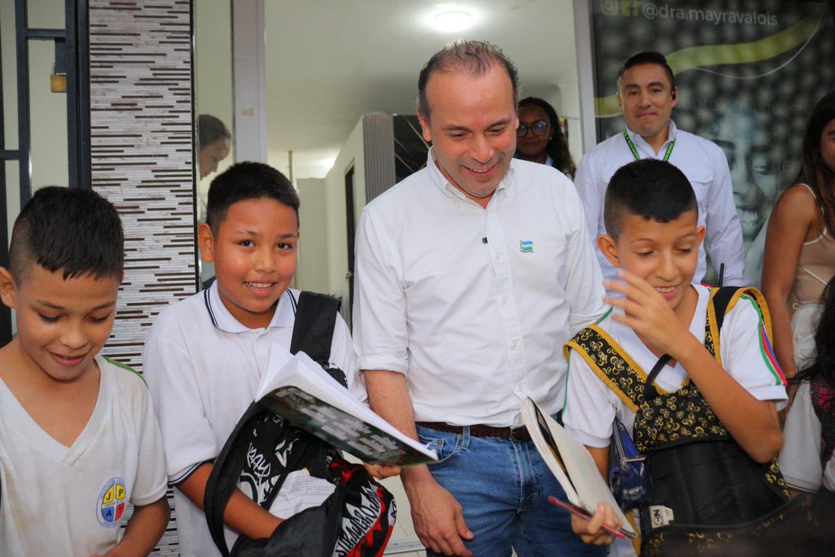alejoeder's tweet image. Seguimos recuperando la movilidad en la zona de ladera. 

Estuve revisando las obras en la Calle 2A Oeste, un tramo que llevaba más de 10 años sin intervención y que es clave para llegar a sectores como Los Chorros y al hospital Mario Correa Rengifo.

Esta es una de las 10 vías…