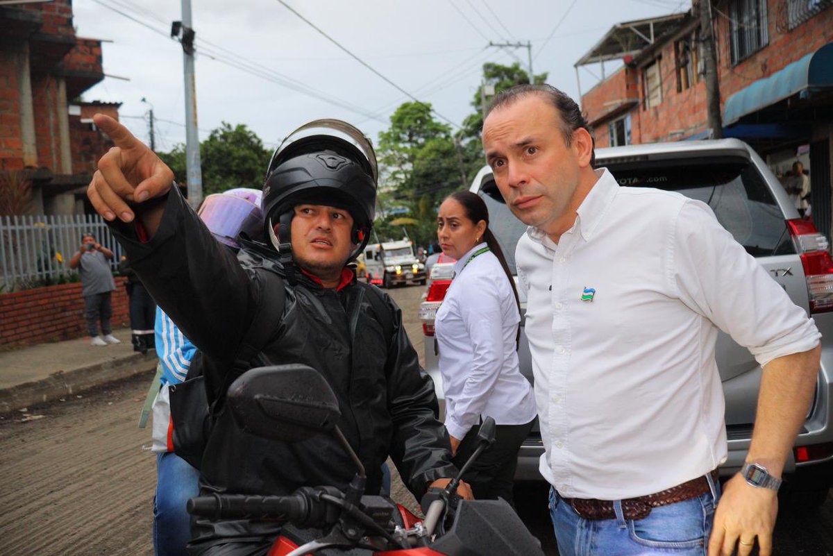 alejoeder's tweet image. Seguimos recuperando la movilidad en la zona de ladera. 

Estuve revisando las obras en la Calle 2A Oeste, un tramo que llevaba más de 10 años sin intervención y que es clave para llegar a sectores como Los Chorros y al hospital Mario Correa Rengifo.

Esta es una de las 10 vías…