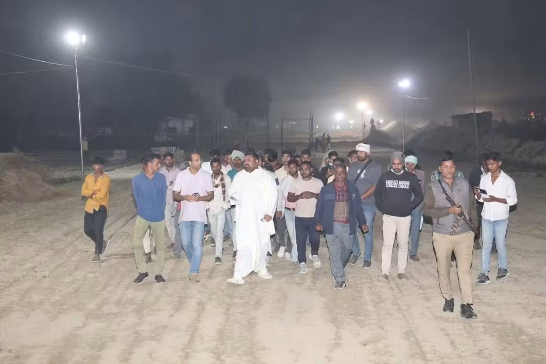 Deepakkugoswami's tweet image. समर्पण दीप अध्यात्म महोत्सव — 25–26 नवम्बर

विहंगम योग संत समाज का 102वाँ वार्षिकोत्सव एवं 25,000 कुण्डीय स्वर्वेद ज्ञान महायज्ञ निकट है।

200 एकड़ विस्तृत परिसर में तैयारियाँ अत्यंत तेज़ी से चल रही हैं।

#santpravar #vihangamyoga #sawrvedmahamdirdham