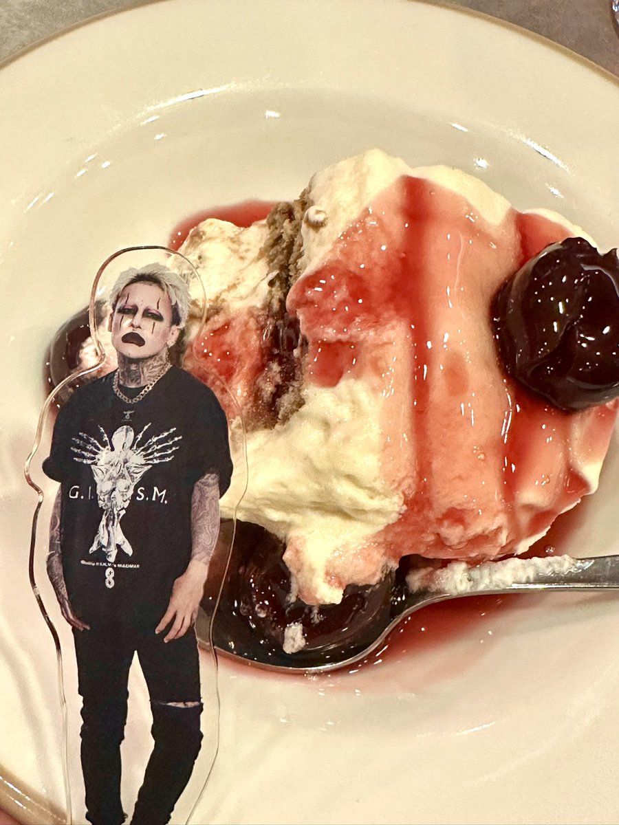 imuraimuko's tweet image. 横浜、名古屋、名古屋と参戦して私の今ツアー早々と終わりました🥹
がしかし満足度がやばい。
DIR EN GREYがいるだけで、生きる意味と価値がありすぎる。生きる。