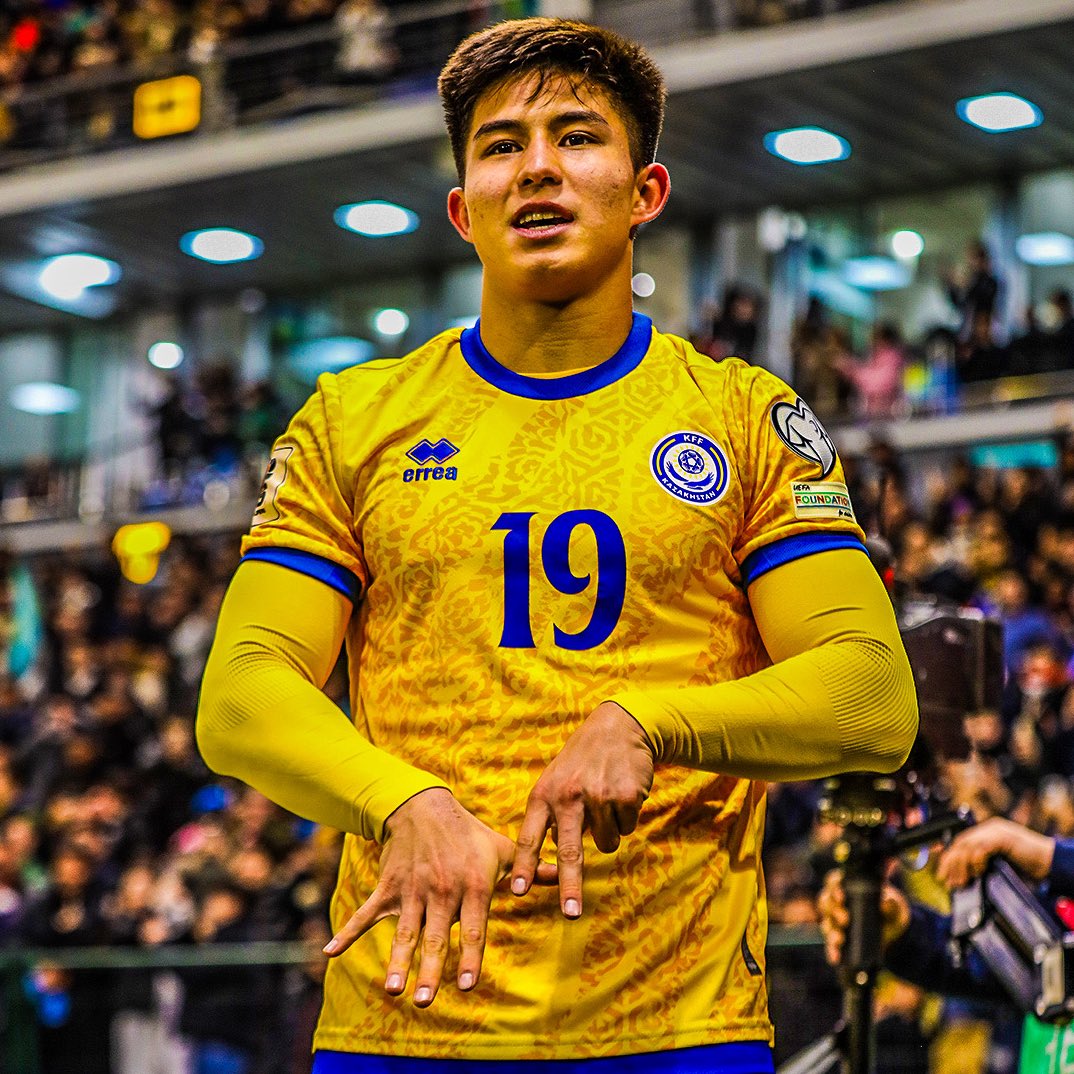 eurofootcom's tweet image. 🚨🇰🇿 Dastan Satpayev&apos;s goal against Belgium means he is now Kazakhstan&apos;s YOUNGEST ever goalscorer! Great moment for the 17-year-old. ⭐ 

He will join Premier League club Chelsea in August 2026.