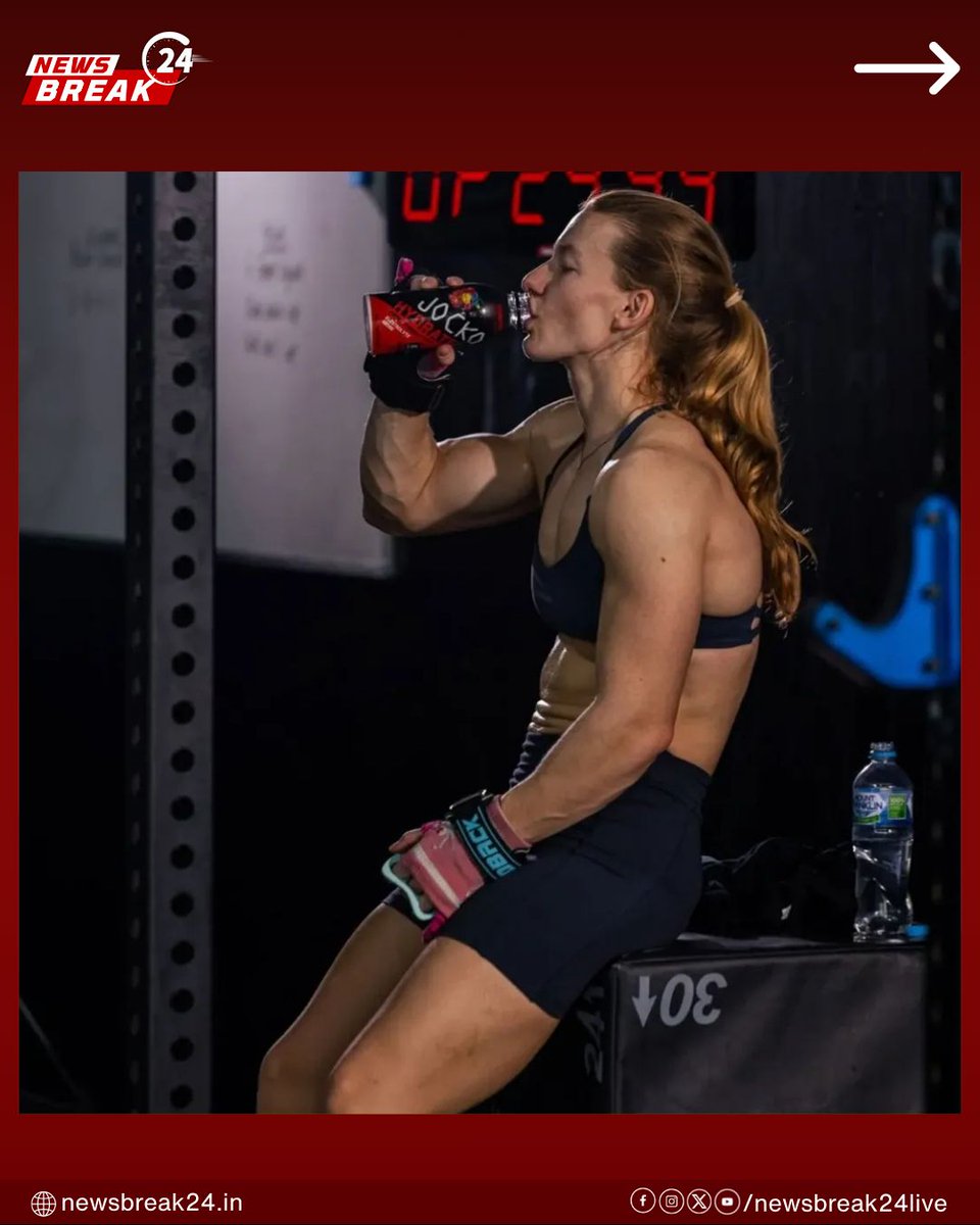 NewsBreak24Live's tweet image. Australian cop Jade Henderson has smashed a world record by doing 733 pull-ups in just one hour, beating the previous record of 725 and inspiring fitness lovers everywhere. 
.
.
.
.
#JadeHenderson #WorldRecord #PullUpChallenge #GuinnessWorldRecords #Inspiration #GoldCoast