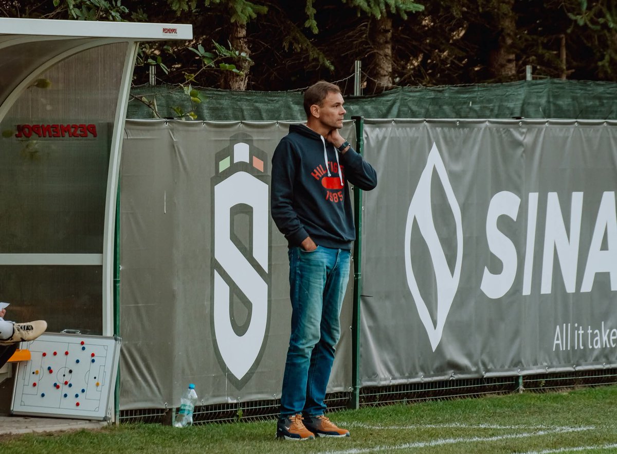 🎙 I Trener Łukasz Jankowski po meczu z Sokołem:

,,Nasze oczekiwania były zupełnie inne. Przyjechaliśmy tutaj zdobyć trzy punkty. Niestety nie zrealizowaliśmy tego, co sobie zakładaliśmy. 

Nie dzwignęlśmy ciężaru gatunkowego tego meczu i zasluzylismy na porażkę".

📸 Nyku.foto