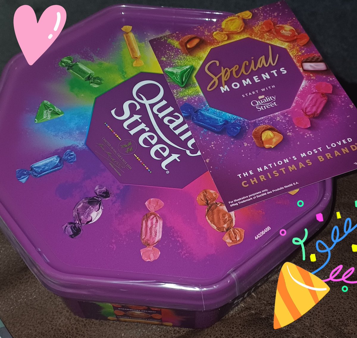 So incredibly happy with this sample that has come through from #productsamples big thank you 😊 
My favourite choc box <a href="/QualityStreetUK/">Quality Street®</a> because I'm gluten intolerant and this are perfect for me ❤️ my favourite are Strawberry 🍓 Delight 😊 Orange 🍊 Creme and Coconut Éclair 🥥