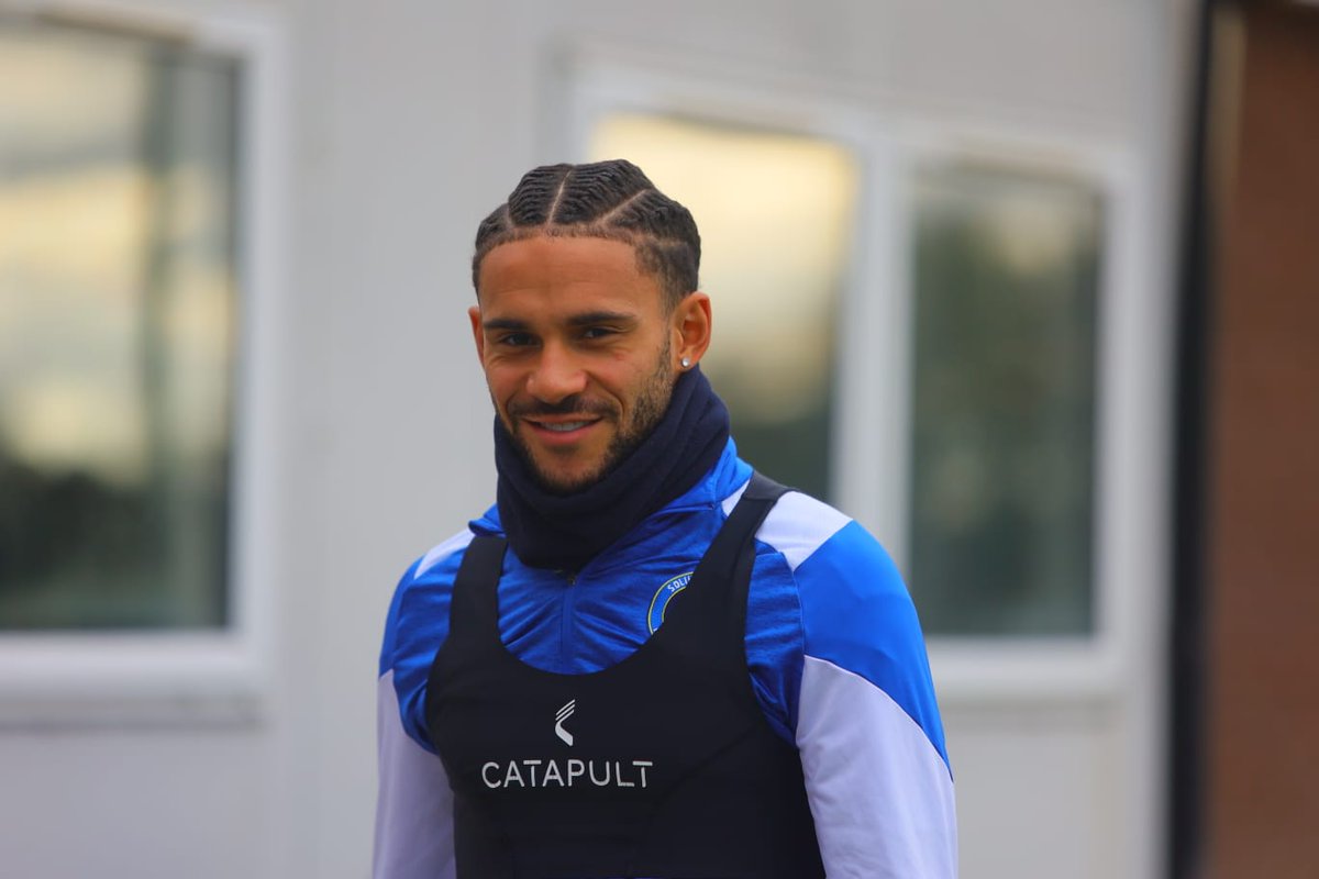 1-0 15' 

Sinclair gives us the lead against Scunthorpe with his first goal for the club. 💛💙

#COYM | <a href="/SolihullMoors/">Solihull Moors FC</a> | #YouMoors