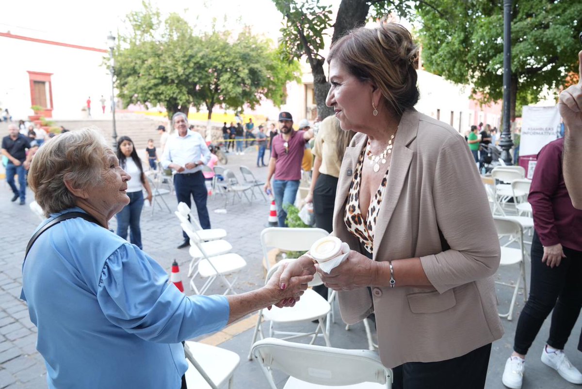 entreveredas's tweet image. La presidenta de la #JUCOPO del @congresosinaloa, @TereGuerraOchoa refrendó el compromiso del #PoderLegislativo con el bienestar social, la justicia económica y la consolidación de los derechos sociales en un encuentro ciudadano en #Cosalá.

entreveredas.com.mx/2025/11/tere-g…