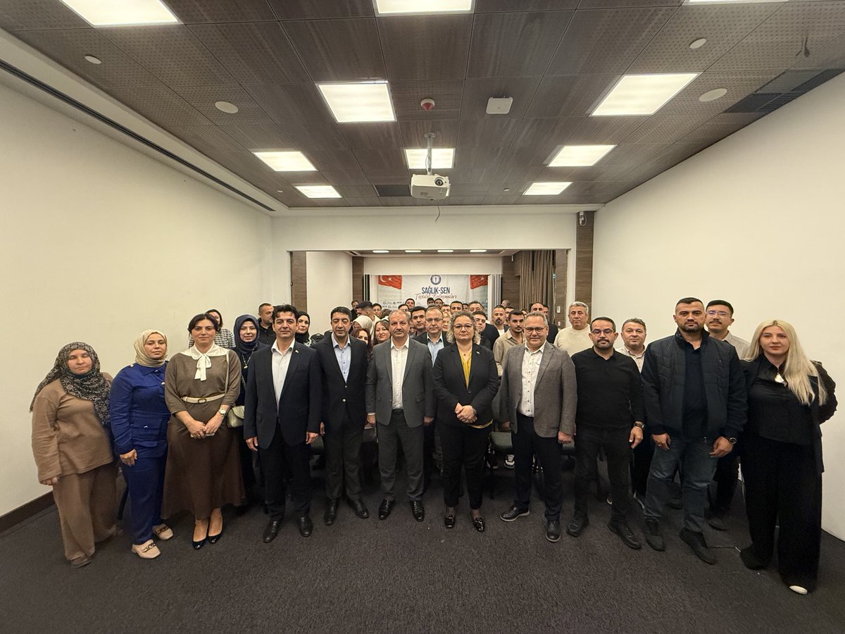 Hemşire arkadaşlarımız mide lavajı, alçı, enjeksiyon gibi bir çok uygulamalar yapıyor. Sütür atıyor. Ama bunların karşılığını alamıyor. Hemşirelerimizin görev tanımlarının net bir şekilde belirlenmesi gerekiyor.

Yeni bir öneri getiriyoruz, hemşirelikte uzmanlaşmanın önü