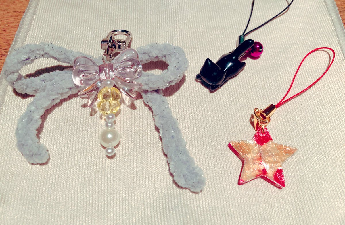 mof_u3u_s2's tweet image. 今日は以前TNR活動に参加してくれた高校の文化祭にお邪魔させて頂きました☺️
まさかの100人目で焼きそば無料券貰いめちゃくちゃ喜ぶメイドたち✌🏻😂
キーホルダーは男子の作品とは思えない程の可愛さ🫶🏻🫧
手作りスイーツも沢山買って他にも色々食べて生徒さんたちとも沢山話して幸せな1日だった🙈︎🍓