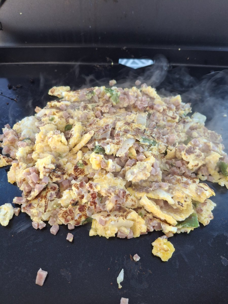 MarcjzHARTFORD's tweet image. Happy Thanksgiving from the @SonsOfNutmeg ! Let&apos;s go Huskies!! @UConnHuskies @UConnFootball #BlockC #UConnRoadWarrior @KSOB9188 @mkabs320 🏈🏈🏈