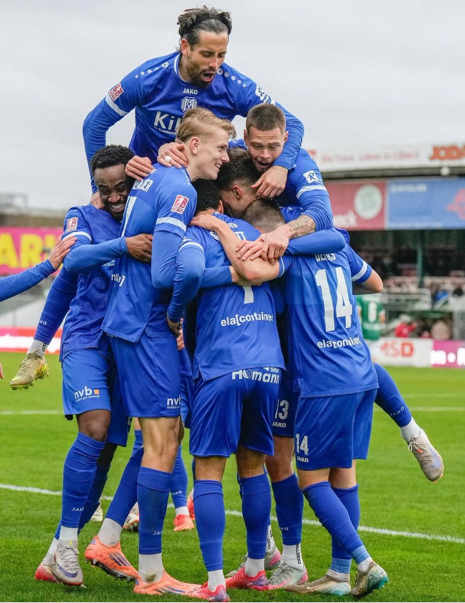 juan2FD's tweet image. MANITA ✋ EN LÜBECK Y SEGUIMOS LUCHANDO POR EL ASCENSO!!! 

#NDSVM 📸 IG SVM