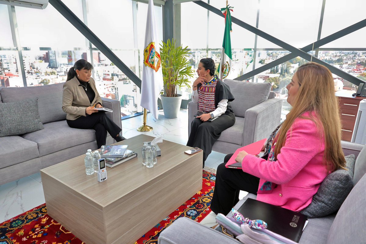 📍Tuve el gusto de reunirme con la Profesora <a href="/esthercoacalco/">María Esther Rodríguez Hernández</a> , titular de #SeMujeresEdomex 
🔜 Construir sinergia entre instituciones para impulsar la participación de la mujer en el ámbito político y social, será parte de una agenda conjunta. 
#ArlenSiuMx 
#JusticiaElectoral ⚖️