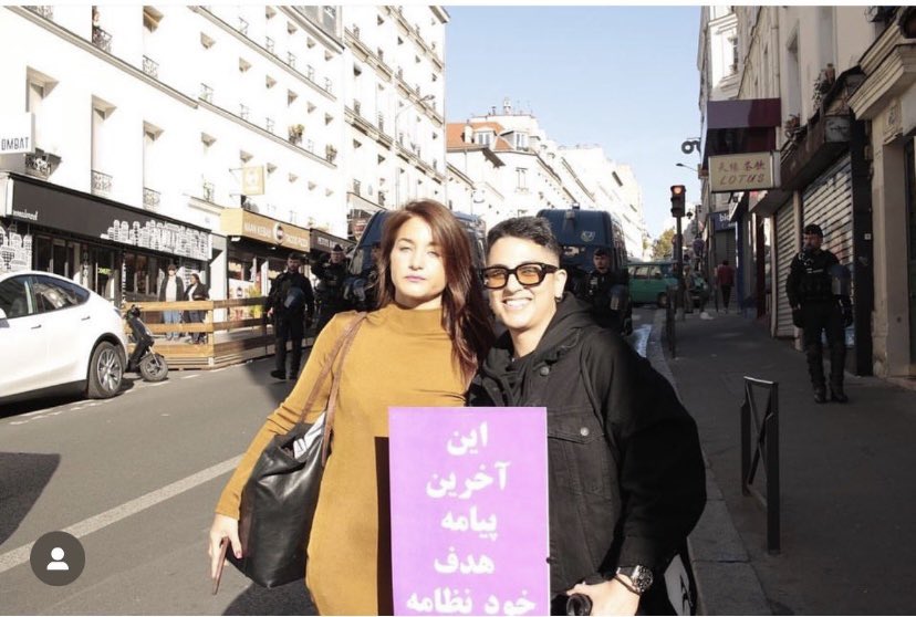 LillyFoz's tweet image. #فیاض_زاهد از دولت استعفا داد؟ به کتف ملت 
دختران هم جنس بازش در فرانسه بر علیه ایران تظاهرات میکنن و داماد معتادش ، از اسراییل در جنگ ۱۲ روزه حمایت میکنه ! 
جمهوری اسلامی بده اما دلارهاش خوبه ، نهج البلاغه و قرآن بزنه کمرت آقای #پزشکیان برای کابینه کثیفی که دور خودت جمع کردی !…