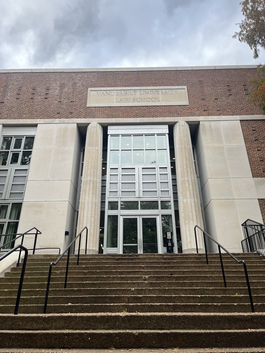 charschumer's tweet image. Excited to be in Nashville, TN at Vanderbilt University for the @inst4justice Fall Legal Intensive to discuss public interest law!