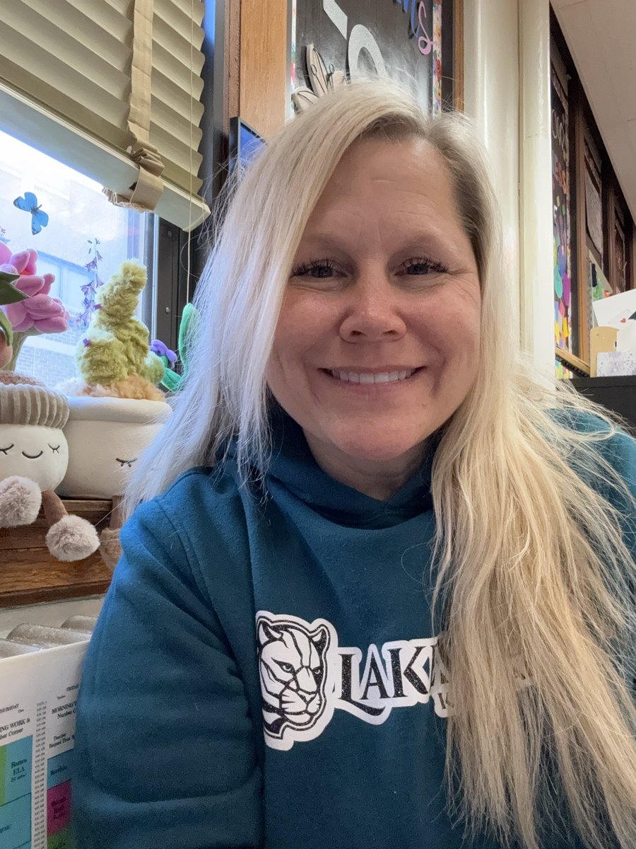 Hey everyone! I am really trying to see why my posts are seen by so few people. If you see this, please repost! I am 10 followers away from 1300! ❤️

I just wanted to reintroduce myself! I am a 5th grade teacher hoping to #clearthelist of some items for my classroom and for our