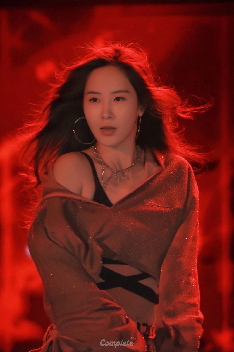 Complete805's tweet image. 251115 유리 YURIVERSE IN VIETNAM 🦁

#KWONYURI #권유리 #Yuri #유리 
#YURIVERSE #YURIVERSEinHCMC
#GirlsGeneration #소녀시대