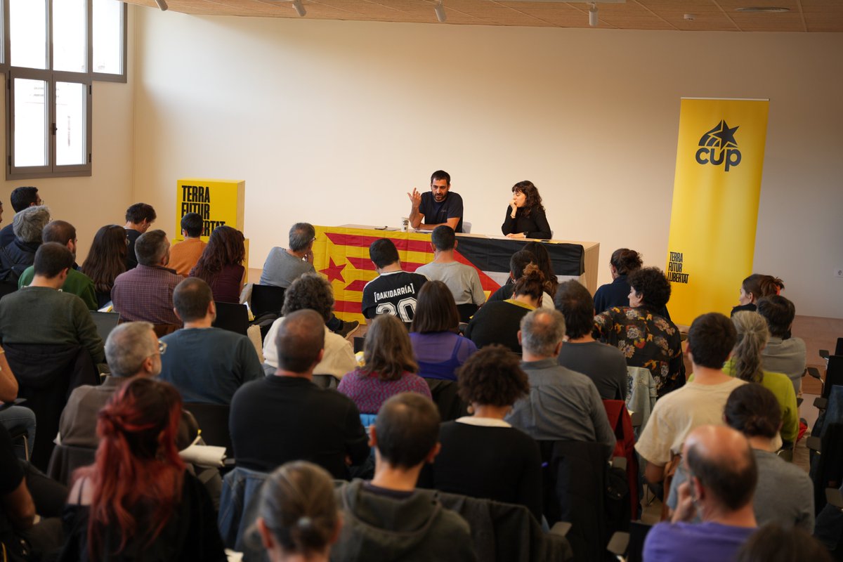 cupnacional's tweet image. ★ Més municipalisme, més sobirania, més poder popular ★

Continuem les xerrades de la #TrobadaDElectes amb &quot;Contra les polítiques de l&apos;odi&quot;, amb Jordi Hostench, regidor a Ripoll, i Berta Ramis, secretaria d&apos;organització de la CUP