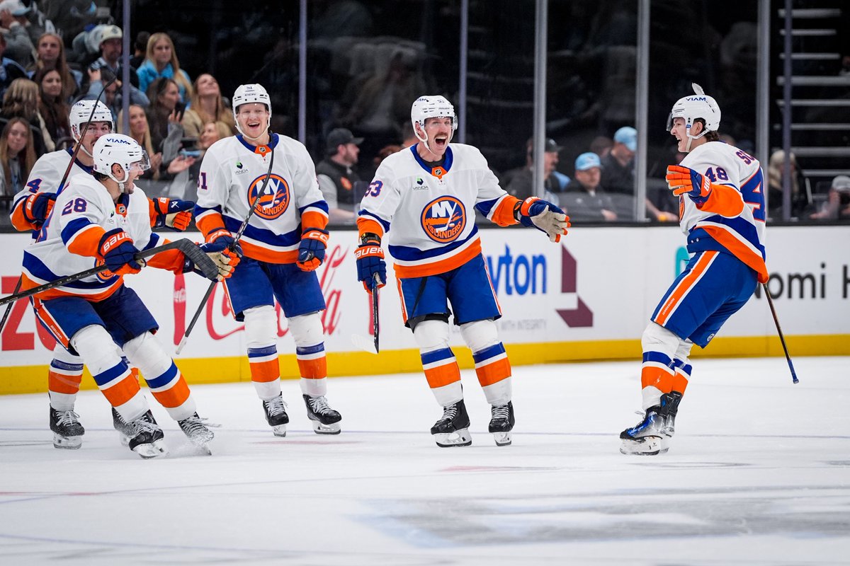 NYIslanders's tweet image. Framing this for the mantel.

Be there when we're back at home later this month: bit.ly/47WNysP