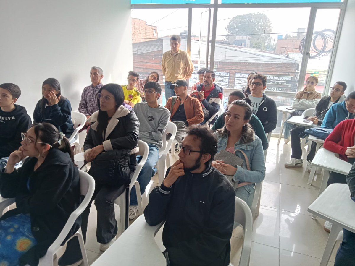 TalentoDigCol's tweet image. ¡Avanza la 4ta Hackathon del programa #TalentoTECH del @Ministerio_TIC! 

Nuestros #Campistas ya están poniendo a prueba su creatividad, habilidades digitales y pasión por resolver retos reales con tecnología. 
Un espacio donde las ideas se convierten en soluciones que impactan.