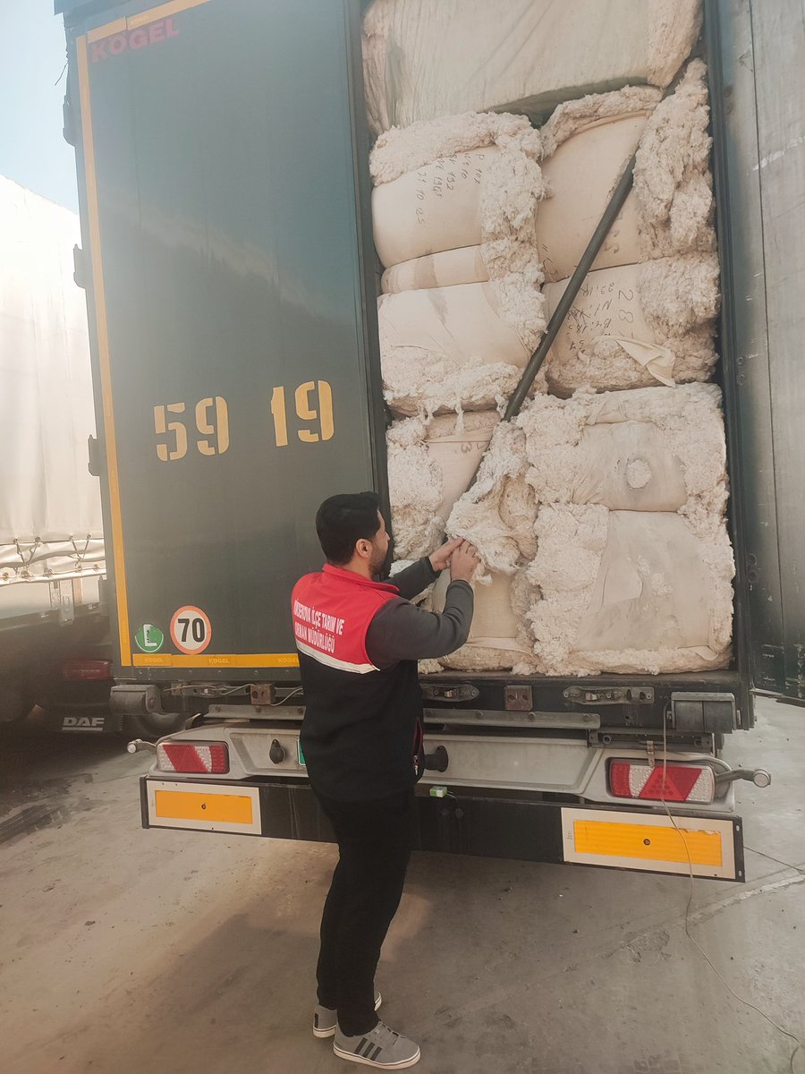 👉 Önceliğimiz Bitki Sağlığı

İlçe Tarım ve Orman Müdürlüğümüz İnspektörü tarafından Esendere Gümrük Müdürlüğü Sınır kapısında Zirai karantina kapsamında ithalat kontrolleri aralıksız devam ediyor. <a href="/TCTarim/">T.C. Tarım ve Orman Bakanlığı</a> 
<a href="/ibrahimyumakli/">İbrahim Yumaklı</a> <a href="/Bugemtr/">Bitkisel Üretim Genel Müdürlüğü</a> <a href="/GidaveKontrolGM/">Gıda ve Kontrol Genel Müdürlüğü</a> <a href="/alicelik_64/">Ali Çelik</a> <a href="/mvet73/">Murat inan</a>