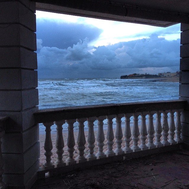 irodon's tweet image. Em vaig enamorar de Sicília sense haver-hi estat mai. La culpa va ser d’Andrea Camilleri i del seu personatge de ficció, el comissari Montalbano. Vaig llegir tota la col·lecció de montalbanos, del primer a l’últim, que va anar publicant Edicions 62 amb traducció brutal i…