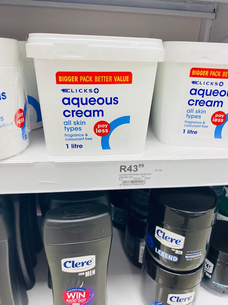 NommieThic83274's tweet image. The container is giving: chicken livers vibes 🤪