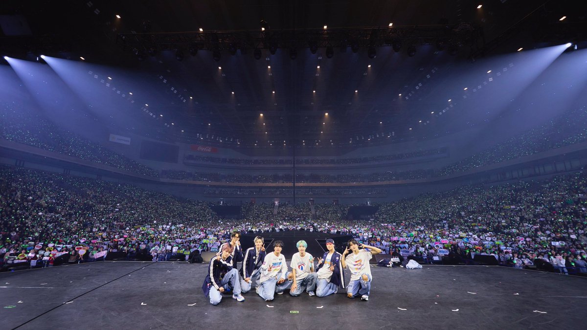 CHQNLE's tweet image. Saitama Day 2 was unbelievable! I saw the crowd and it just energized us—especially with that supermoon tonight! Thank you for packing the arena. We love performing for you guys! Hope you enjoyed the show! See you next time! 💚