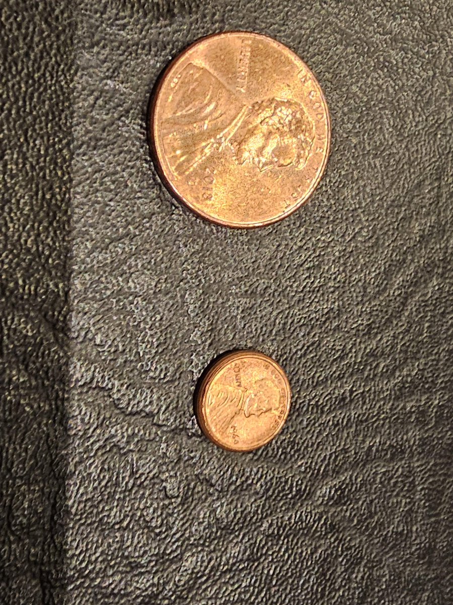 skramzbunny's tweet image. if you microwave a penny u get a tiny penny 😯