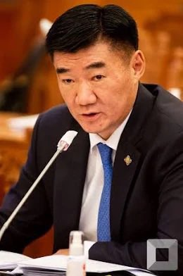 enjaa77's tweet image. Сарын өмнө Учирал МАН дарга болох байх гэж таамаглаж жиргэж бсан маань биеллээ олж ээ. Харин өнөөдөр УИХ-ын даргын суудалд Бямбацогт залрах нь дамжиггүй гээд жиргэчихэе. Юу болохыг харж л сууяа даа.