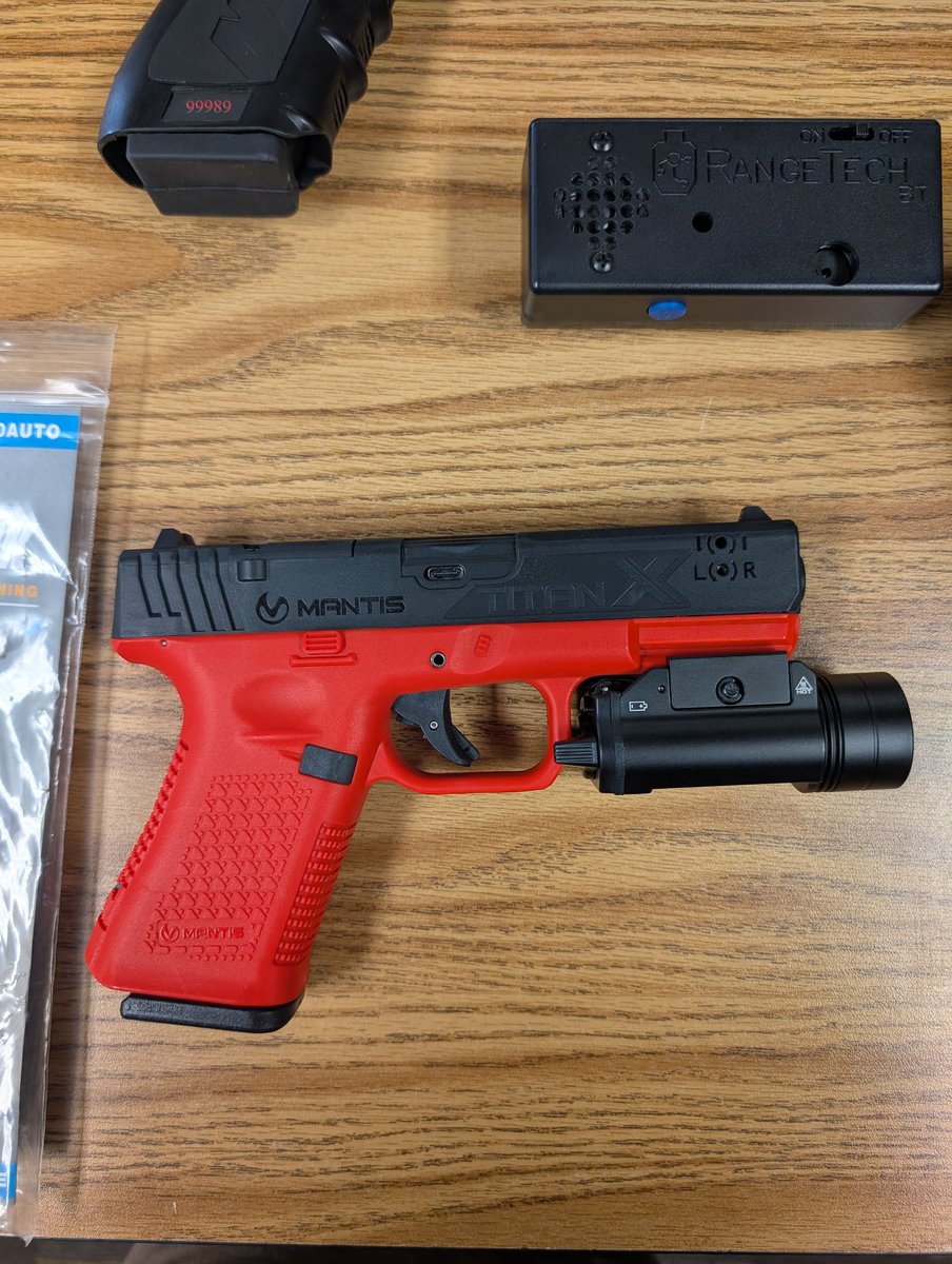 Commissar_Raege's tweet image. I like this thing.
It&apos;s great.

(Both the pirated TLR and the Titan)