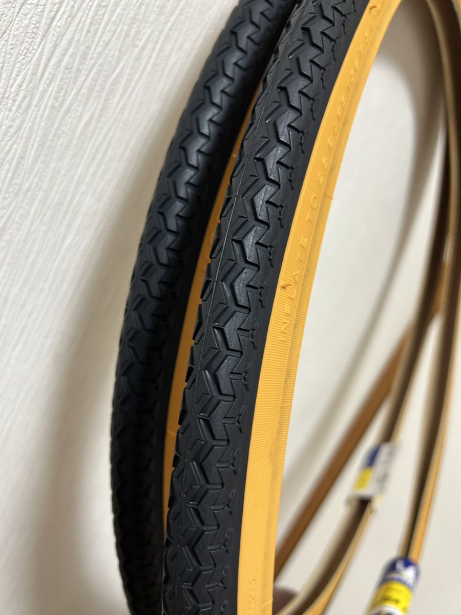 g_mephi's tweet photo. ナニワ銀輪堂さんでのお買い物

ミシュランワールドツアー
650-35A、(26"1-3/8)

ランドナーもシティ車もミシュラン大好き（笑）特に前輪はアホな行政が整備したスリッピー路面もしっかり食いつき安心感半端ない！

リムスペーサー
将来的にはシティサイクルも仏式を考えてます！ https://t.co/rqaCZKorPC