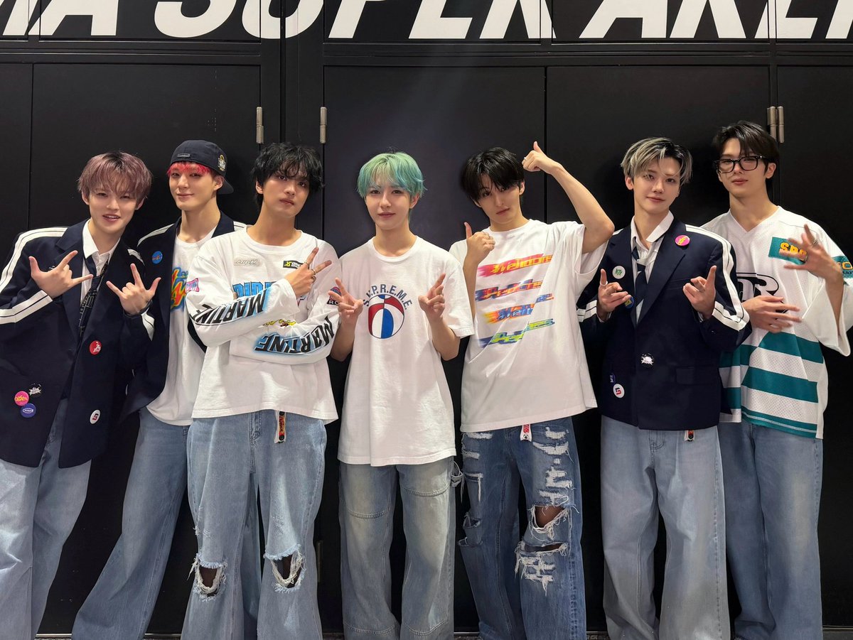 CHQNLE's tweet image. After hitting our 100th solo concert, we just wanted to say thank you for the best time in Saitama! Your support means everything. We’re so grateful! 🙏 ありがとう (Arigatou) to all our Japanese fans! We love you! 💚