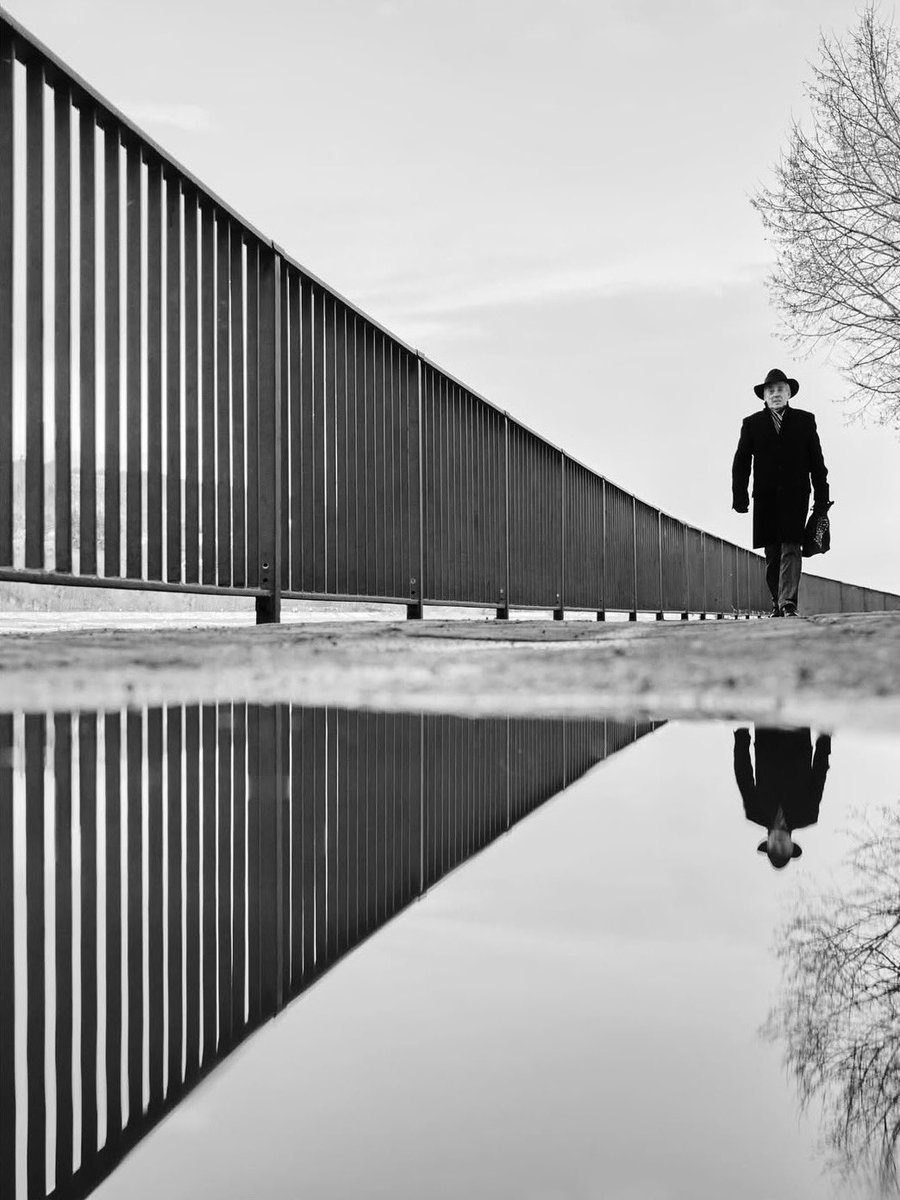 A monochrome moment 📸
By: liam olli