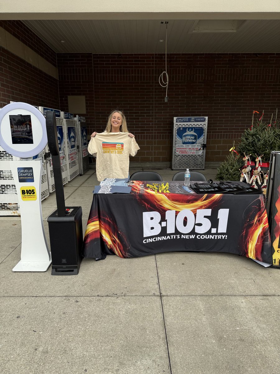 The day is just getting started and we are STUFFING THE TRUCK with City Gospel Mission! #ad Stop by Kroger in Oakley on Marburg Ave- get your shopping done- and then shop some items from City Gospel Mission’s list to help those in need this holiday season💙🦃 <a href="/B105country/">B-105 Cincinnati</a>